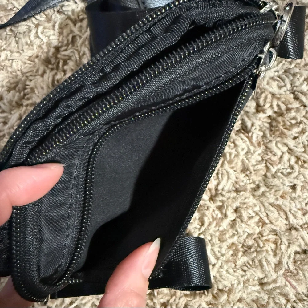 🏷️ 3 for $10 - NWOT - Crossbody Purse Pouch wristlet - Picture 10 of 15